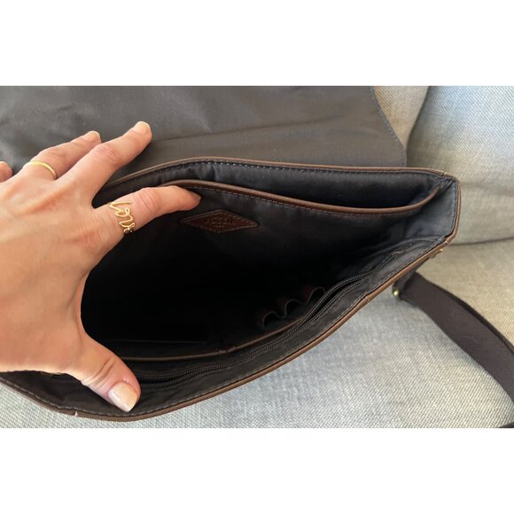 Fossil Messenger Bag in Chocolate Brown Leather, Super Cute, Barely Used - Picture 11 of 14